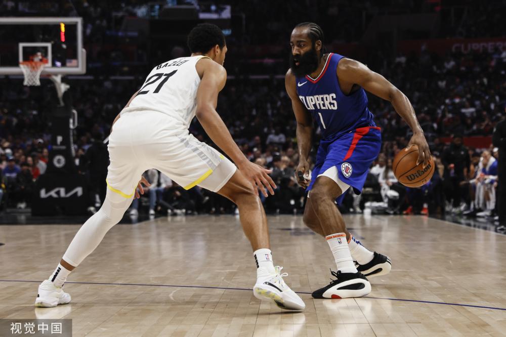 并以戏谑的 并以戏谑的