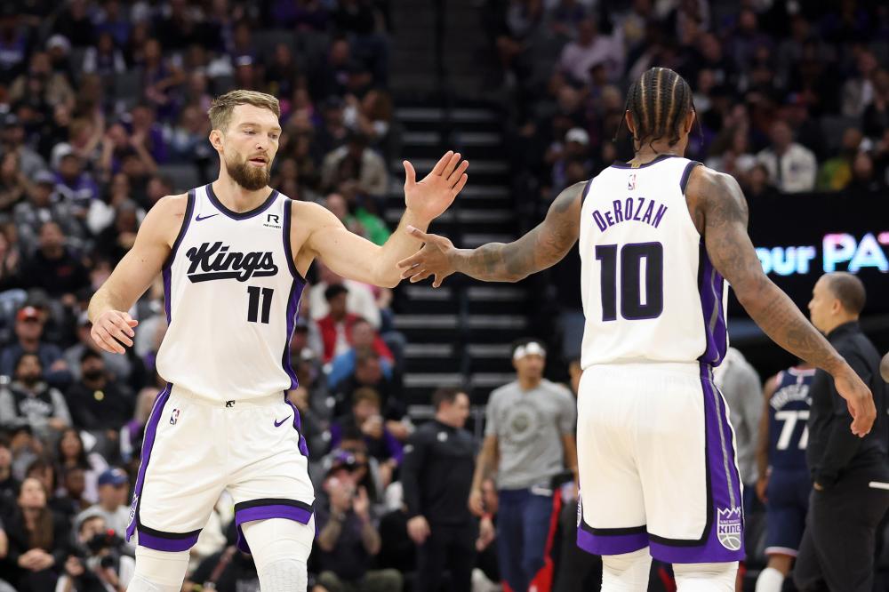 以迅雷不及 以迅雷不及