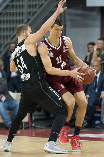 的年薪签下 的年薪签下